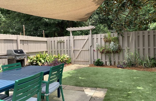 Charleston House | Pet friendly-fenced in yard. Centrally located! Great WiFi!
