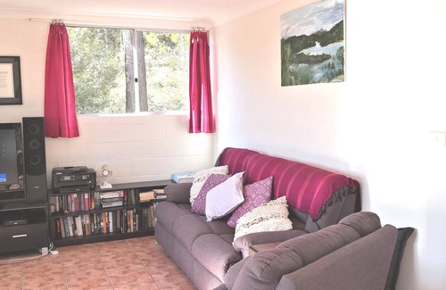 Broadwater House | Pet-friendly, five tranquil acres near Pambula Beach overlooking the Lake.