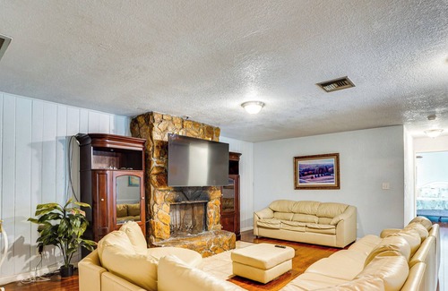 Temple Crest House | Pet-Friendly Florida Escape w/ Pool, Deck & Grill!