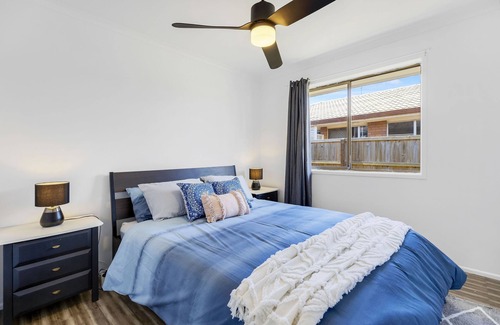 Birtinya House | Pet Friendly Fully Fenced Yard - 3 Bedroom House