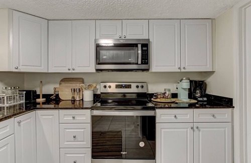 Fernandina Beach Condo | Pet Friendly | Ground Floor Beachwood Condo | Newly Updated | Across the Street from Beach