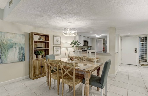 Fernandina Beach Condo | Pet Friendly | Ground Floor Beachwood Condo | Newly Updated | Across the Street from Beach