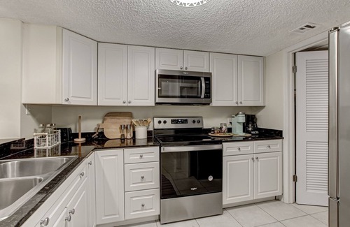 Fernandina Beach Condo | Pet Friendly | Ground Floor Beachwood Condo | Newly Updated | Across the Street from Beach