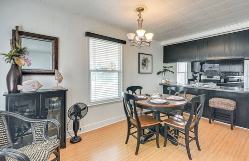 Bermuda Beach House | Pet-Friendly Galveston Home - Walk to Beaches!