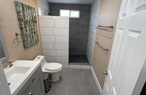 Victorville House | Pet Friendly Gated dog run in back --- Trailer Friendly- pull through driveway--
