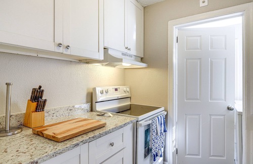 Forest Park House | Pet-Friendly Georgia Retreat w/Fire Pit & Porch!