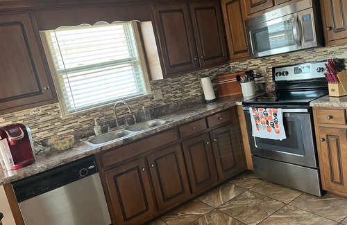 Taylorville House | Pet Friendly Getaway in Tuscaloosa - No Fees!