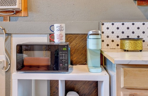 Grove Apartment | Pet-Friendly Grand Lake Studio w/Outdoor Space