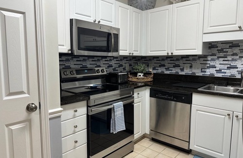 Vaught Condo | PET FRIENDLY-GREAT LOCATION! MINUTES TO BEACH AND GOLF COURSE.