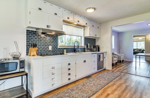 Hillsboro House | Pet-Friendly Hillsboro Home, Close to Parks!