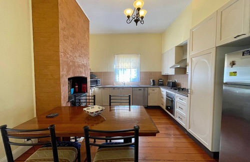 Cessnock Cottage | Pet Friendly Holiday Accommodation!
