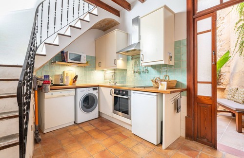 Pollensa House | Pet-Friendly Holiday Home 'Casa Romana' with Mountain View, Pool & Wi-Fi