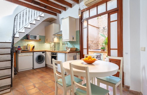 Pollensa House | Pet-Friendly Holiday Home 'Casa Romana' with Mountain View, Pool & Wi-Fi