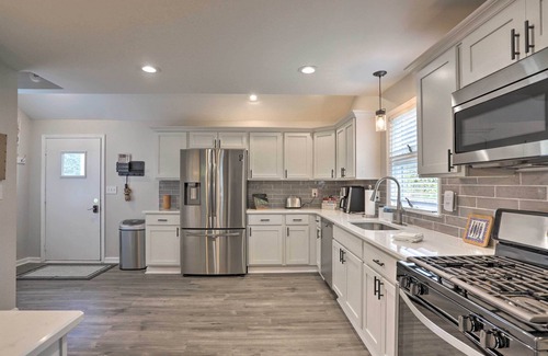 Willoughby House | Pet-Friendly Home - 1/2 Mi to Downtown Willoughby!