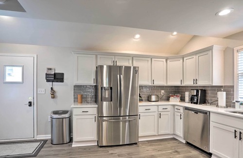 Willoughby House | Pet-Friendly Home - 1/2 Mi to Downtown Willoughby!