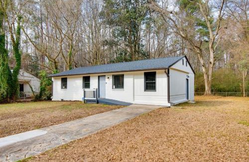 Church Street House | Pet-Friendly Home about 6 Mi to Downtown Atlanta!