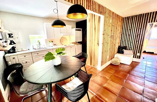 Brickell Cottage | Pet Friendly Home Brickell 5 min to Miami Beach