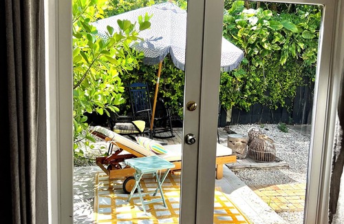 Brickell Cottage | Pet Friendly Home Brickell 5 min to Miami Beach