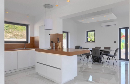 Vrh House | Pet friendly home in Buzet