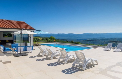 Vrh House | Pet friendly home in Buzet