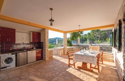 Cara House | Pet friendly home in Cara