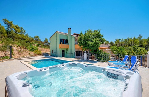 Cara House | Pet friendly home in Cara