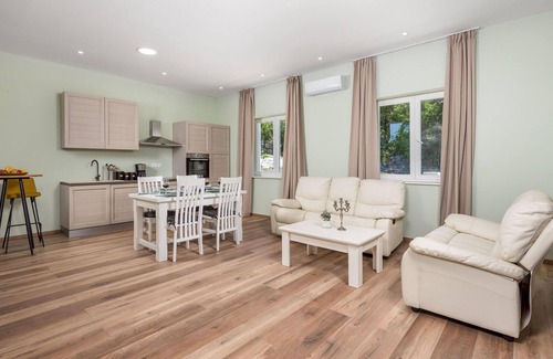Novi Vinodolski House | Pet friendly home in Klenovica