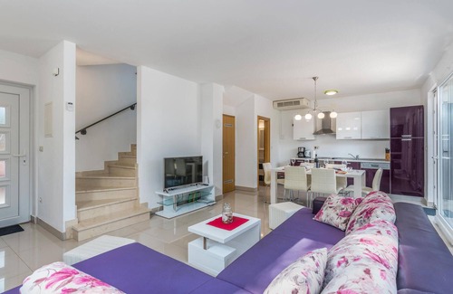 Kornic House | Pet friendly home in Kornic with WiFi