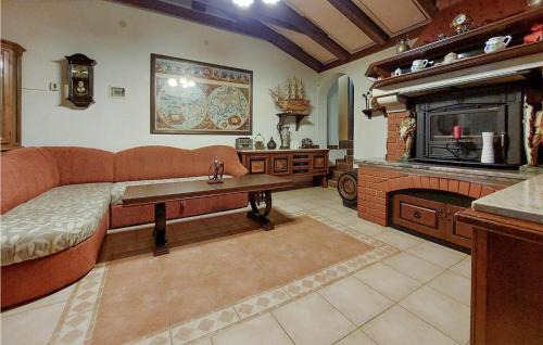 Vinez House | Pet Friendly Home In Labin With Wifi