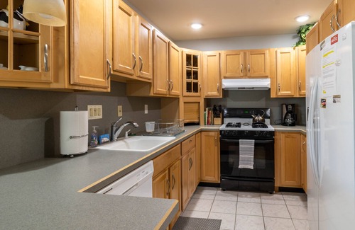 North Cape May House | Pet-friendly Home Just One Block From The Delaware Bay
