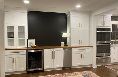 Tuscaloosa House | Pet Friendly Home Minutes from UA with Large Fenced Backyard and Movie Theatre
