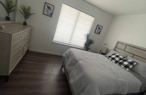 Hesperia House | Pet Friendly Home perfect for traveling Nurses. Located near several Hospitals