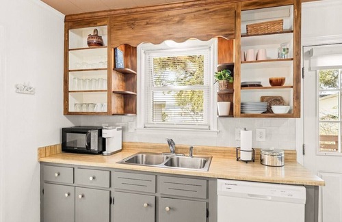 Morehead City House | Pet Friendly Home Close to Bogue Sound - Fenced Yard - Morehead City