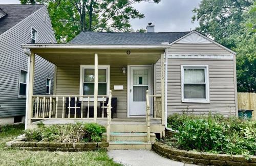Royal Oak House | Pet Friendly Home w Backyard in Royal Oak