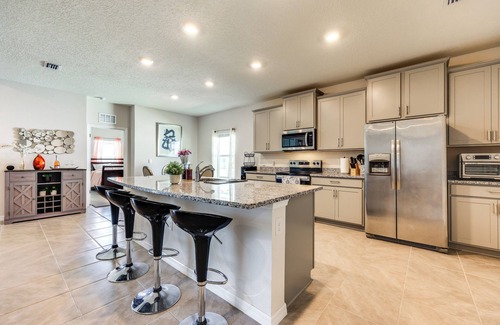 Newberry House | Pet-Friendly Home w/Screened Patio in Newberry!