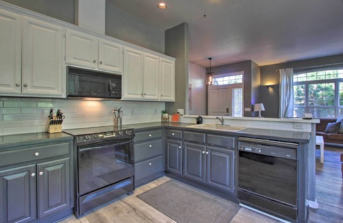 Springfield House | Pet-Friendly Home w/Grill, 2 Mi to Autzen Stadium