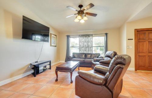 Palmetto Estates House | Pet-Friendly Home with Yard about 3 Mi to Zoo Miami!