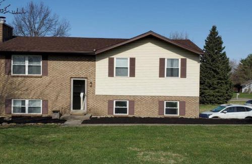 Otterbien Home House | Pet Friendly Home with Fenced in Yard