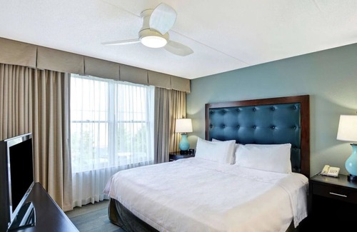 Lexington Hotel | Pet-Friendly Hotel Unit w/Seasonal Pool, BBQ & Free Parking