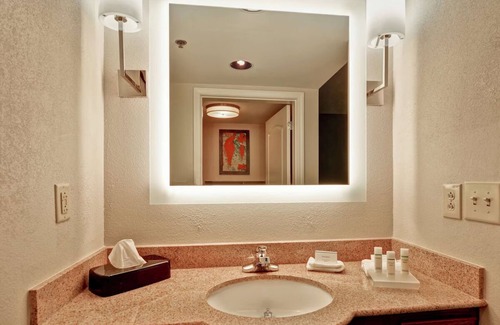 Lexington Hotel | Pet-Friendly Hotel Unit w/Seasonal Pool, BBQ & Free Parking