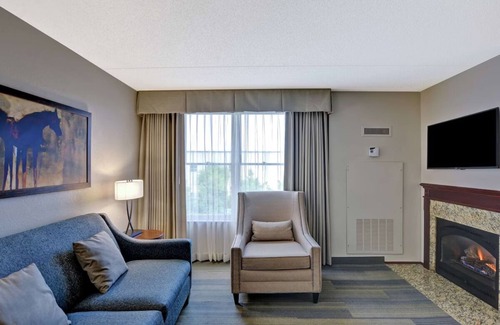 Lexington House | Pet-Friendly Hotel Unit w/Seasonal Pool, BBQ & Free Parking