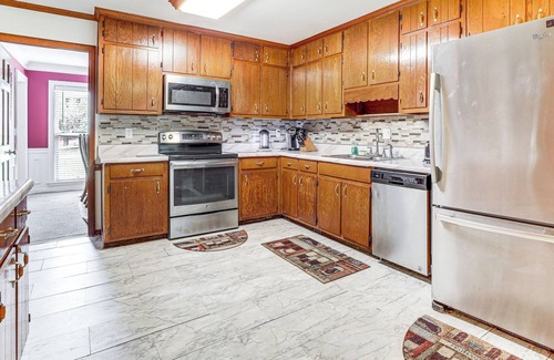 Lawrenceville House | Pet-Friendly House w/Deck in Lawrenceville