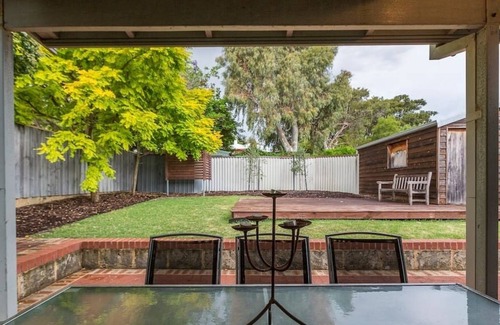 Cottesloe House | Pet Friendly house! Free WIFI and parking