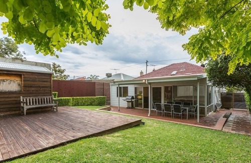 Cottesloe House | Pet Friendly house! Free WIFI and parking