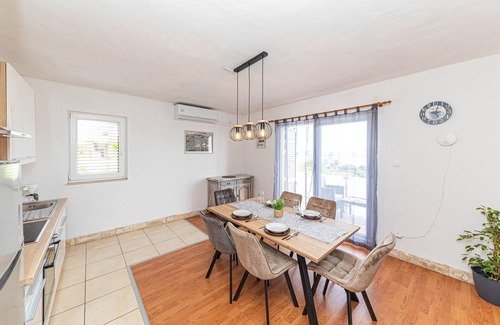 Kastel Kambelovac House | Pet friendly home in Kastel Kambelovac