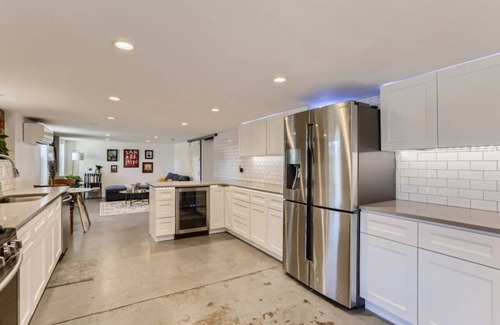 Cole Condo | Pet Friendly I Remodeled I Near RiNo | Sleeps 7