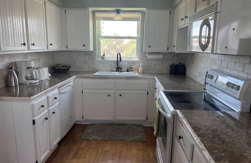 Pirates Beach House | Pet-friendly in Pirates Beach