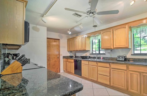 Crystal River House | Pet-Friendly Inglis Retreat w/Lake + Dock!