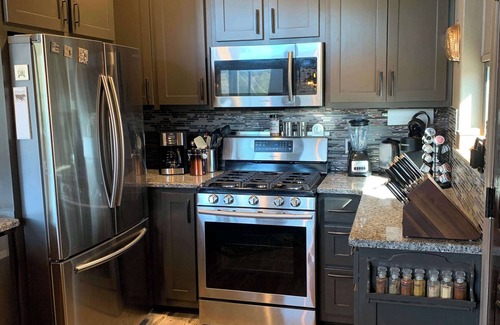 Eureka Springs Cabin | Pet Friendly, Lake Access, Hot Tub, New Cabin