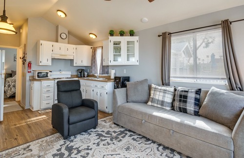 Lake Havasu City Cottage | Pet-friendly Lake Havasu City Home w/Fire Pit!